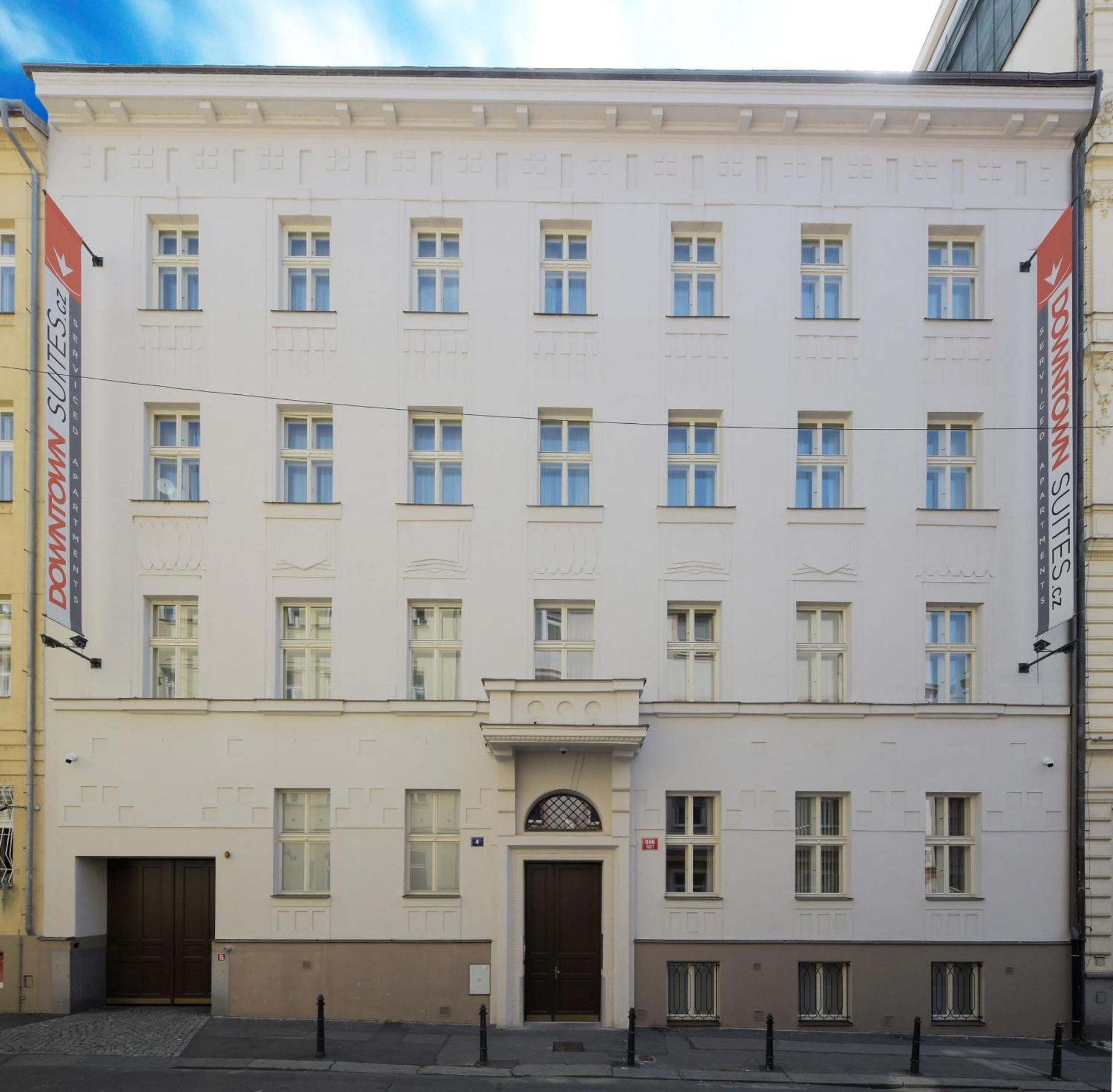 Downtown Suites Jugoslavska Praha Bagian luar foto