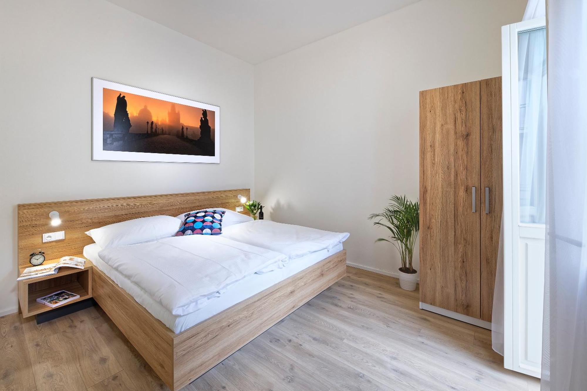 Downtown Suites Jugoslavska Praha Bagian luar foto