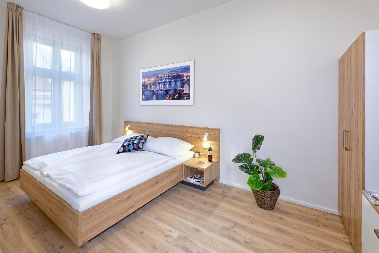 Downtown Suites Jugoslavska Praha Bagian luar foto