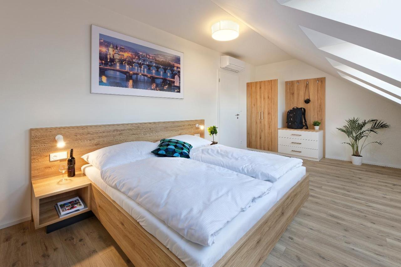 Downtown Suites Jugoslavska Praha Bagian luar foto