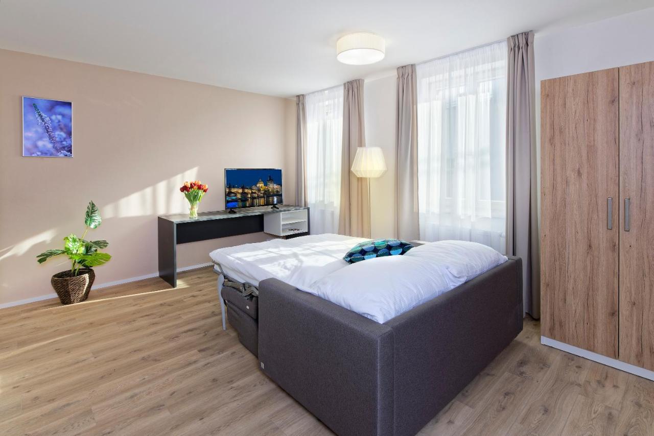 Downtown Suites Jugoslavska Praha Bagian luar foto