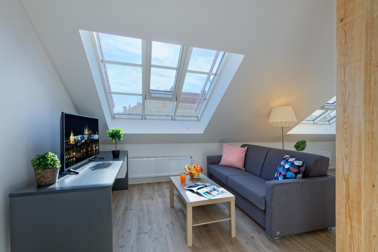 Downtown Suites Jugoslavska Praha Bagian luar foto